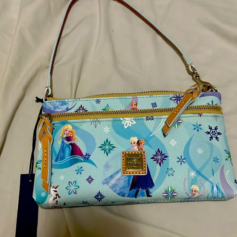 Disney dooney and bourke frozen clutch with tags